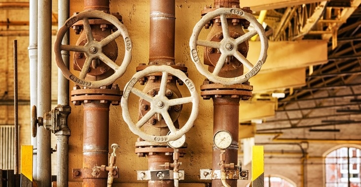 В Волгограде подняли вопрос предоставления брони работникам УК