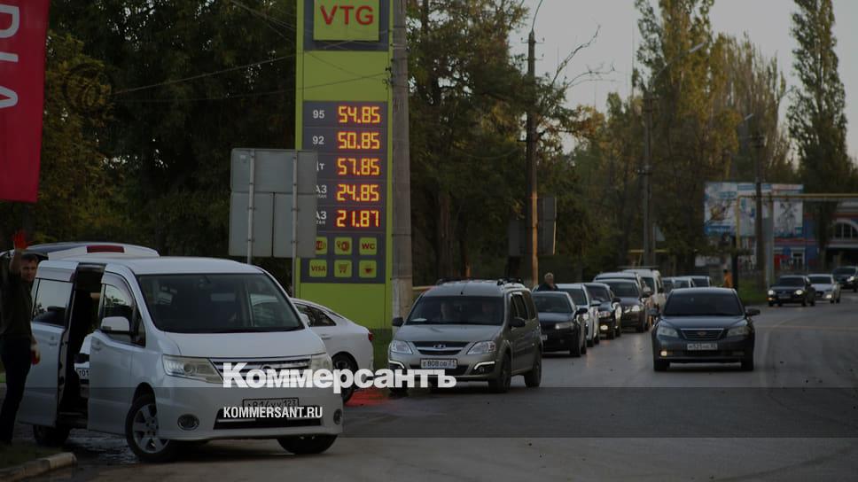 В Крыму образовались очереди на заправках