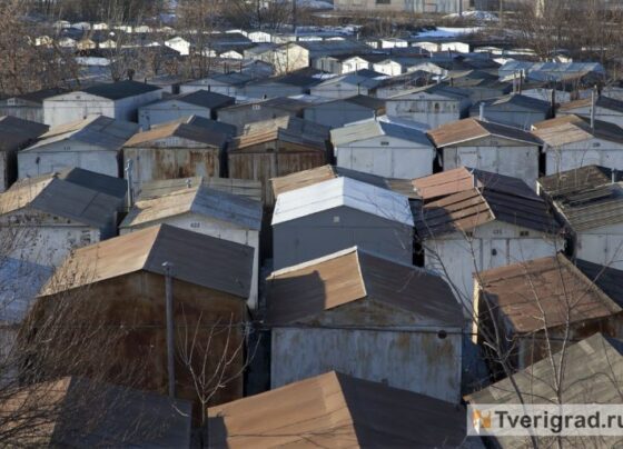 В Твери будут сносить незаконно установленные гаражи, ограды и контейнеры