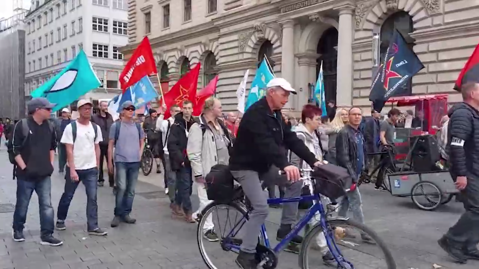 В немецком Лейпциге прошёл масштабный митинг против энергокризиса и роста инфляции