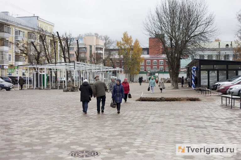 Компромиссное благоустройство: в Твери на бульваре Ногина строят фонтан и современные торговые ряды