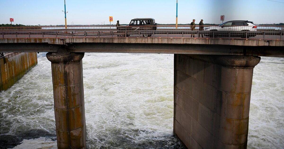 На Каховском водохранилище сбрасывают воду для снижения ущерба при разрушении ГЭС