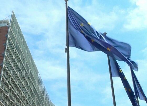 На улицах немецких городов снова проходят массовые митинги и протесты