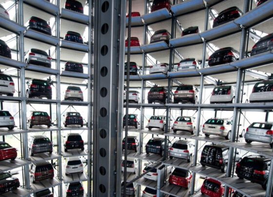 Россиянам посоветовали избавиться от иномарок из "недружественных стран"