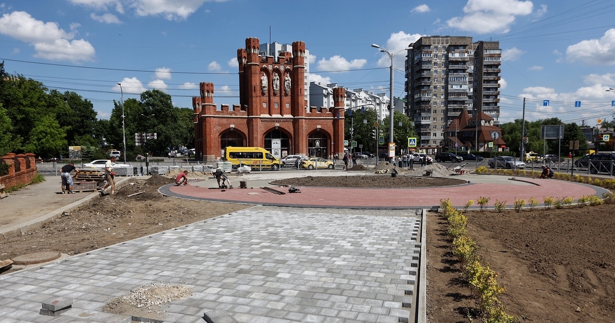 Срежут и вытопчут: в горсовете раскритиковали привычку проектировать скверы без учёта пешеходных потоков