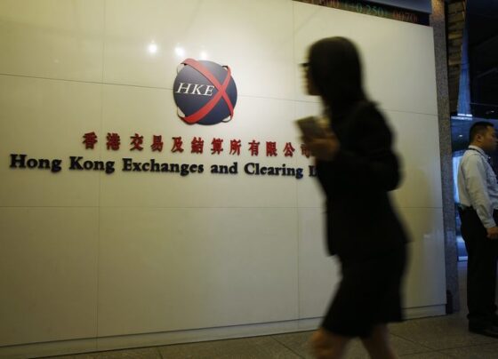 Фондовый рынок Гонконга обвалился до уровней апреля 2009 года