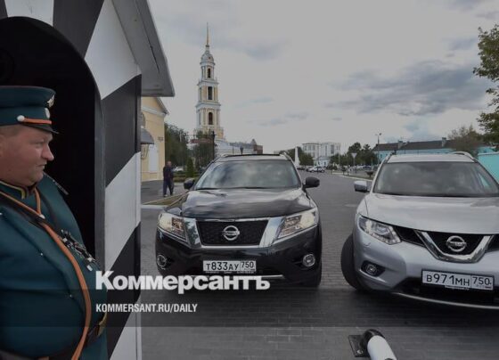 Японские автоконцерны сворачивают из России