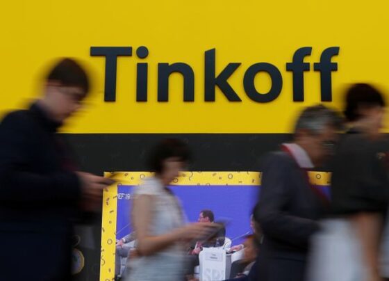 Бумаги TCS Group снизились на 5% после выхода отчета