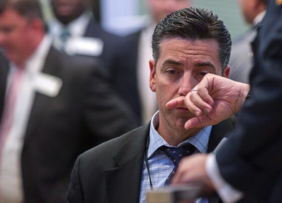 Российский рынок акций начал торги ростом индексов МосБиржи и РТС на 1,1-1,9%