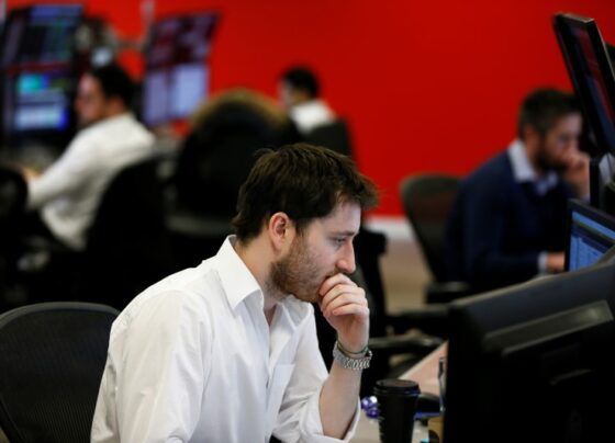 Рынок акций Московской биржи по состоянию на 10:30 мск 1 ноября растет