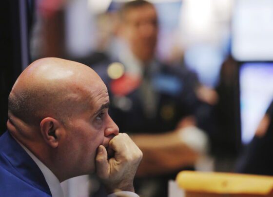 Рынок акций РФ начал первые в декабре торги ростом на 0,7%