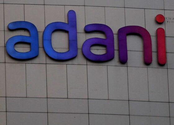 Крупнейший в мире инвестор продал все свои доли в Adani Group