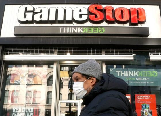 Акции GameStop выросли почти на 50%