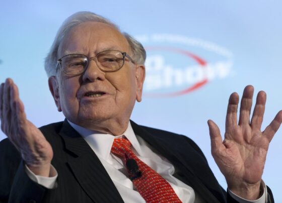 Сколько Баффет успел заработать на Apple в 2023 году?