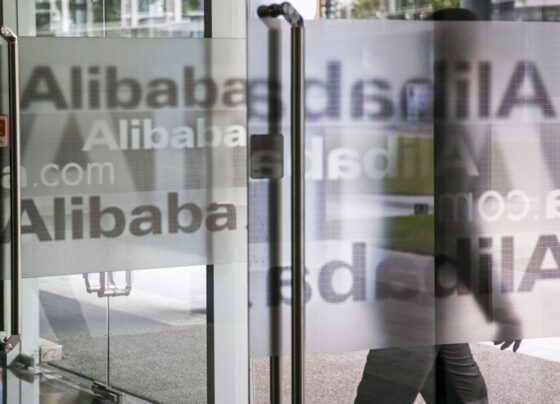 Главные новости: новый чат-бот Alibaba и скачок биткоина