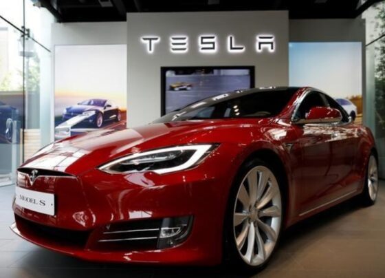 Акции Tesla подскочили после объявления Маска об уходе с поста в Twitter