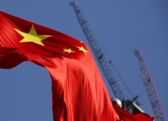 Китайский рынок падает на фоне ухода глобальных фондов