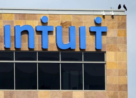 Intuit: доходы побили прогнозы, прибыльa оказался ниже прогнозов в Q3