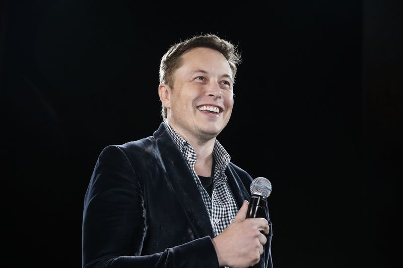 роботакси добавит еще $150 млрд к капитализации Tesla От Investing.com