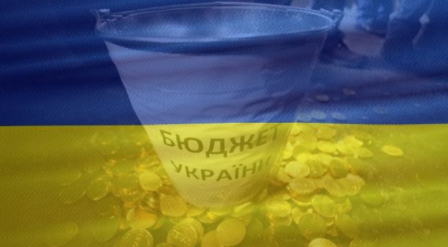 Украинская экономика убита, дефицит составляет половину бюджета — мнение