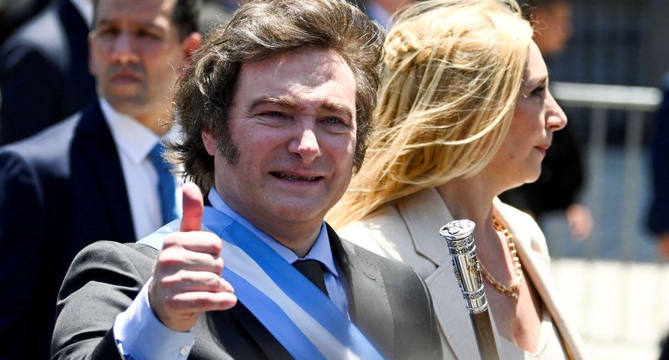 Милей введет в Аргентине новые купюры из-за высокой инфляции