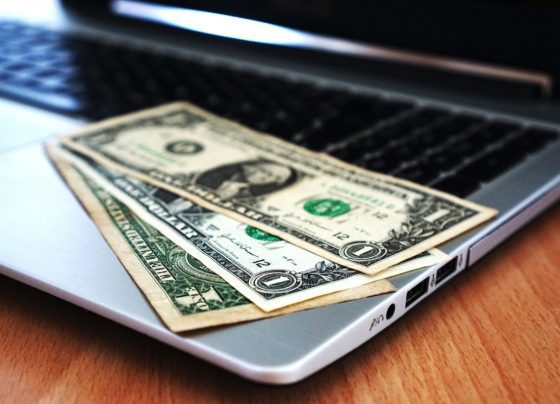 Эксперты РИА Новости пообещали россиянам скорое падение доллара США до 90 рублей