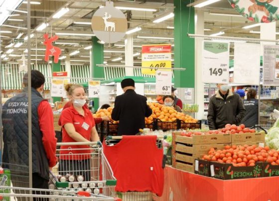 Сколько денег россияне тратят на продукты в месяц и где их покупают