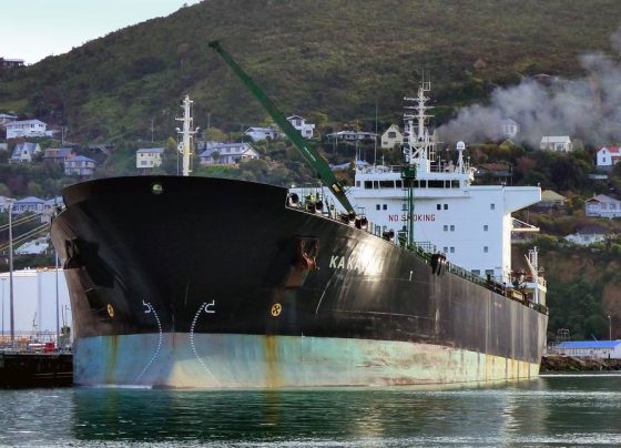 нефть резко возросла в цене на фоне увеличения запасов