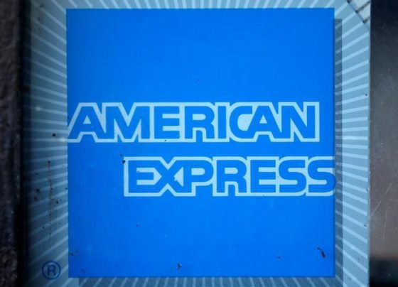 &copy; Reuters.  American Express: доходы, прибыль побили прогнозы в Q1