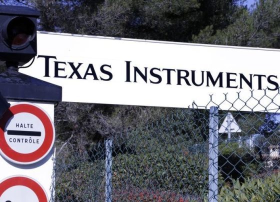 &copy; Reuters.  Texas Instruments: доходы, прибыль побили прогнозы в Q1