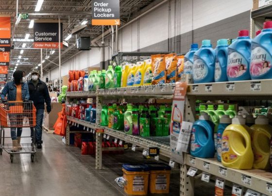 &copy; Reuters Home Depot: доходы побили прогнозы, прибыльa оказался ниже прогнозов в Q1