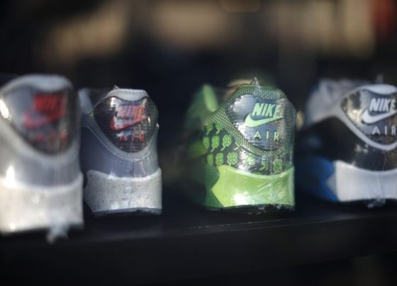 &copy; Reuters.  Nike: доходы побили прогнозы, прибыльa оказался ниже прогнозов в Q4