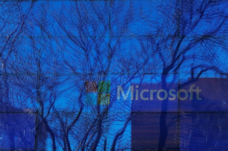 Соглашение с Palantir ускорит внедрение искусственного интеллекта в Microsoft, считают в Wedbush