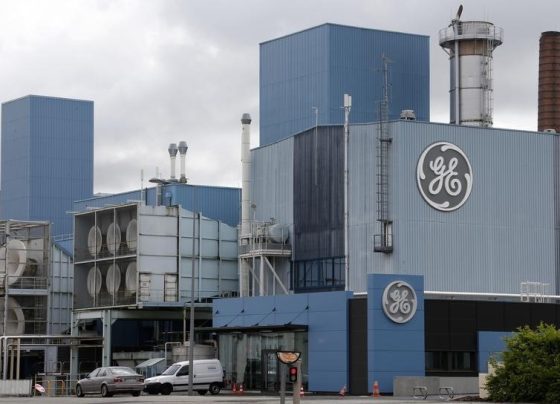 &copy; Reuters.  General Electric: доходы побили прогнозы, прибыльa оказался ниже прогнозов в Q2