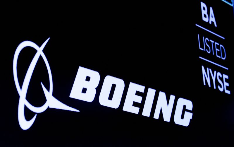 Boeing распродает убыточные активы — WSJ От Investing.com