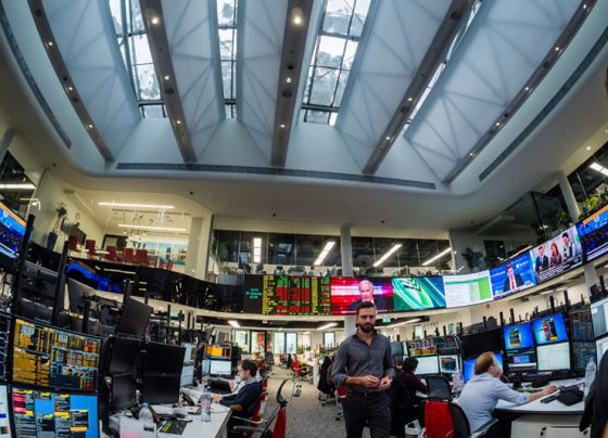 Рынок акций  РФ закрылся ростом, Индекс МосБиржи (ММВБ) прибавил 0,94%