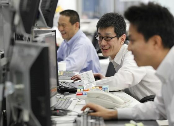 &copy; Reuters.  Рынок акций  Японии закрылся падением, Nikkei 225 снизился на 1,55%