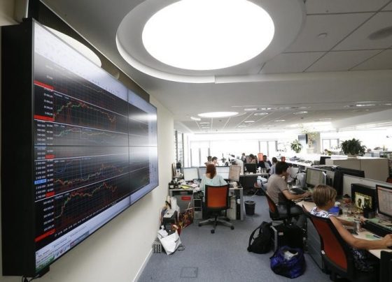 &copy; Reuters.  Рынок акций  РФ закрылся ростом, Индекс МосБиржи (ММВБ) прибавил 1,18%